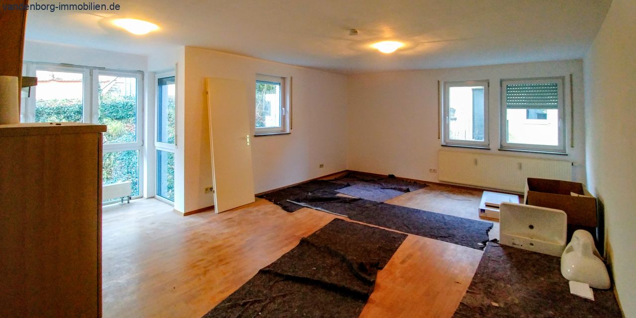 großes Zimmer/ wird renoviert großes Zimmer/ wird renoviert