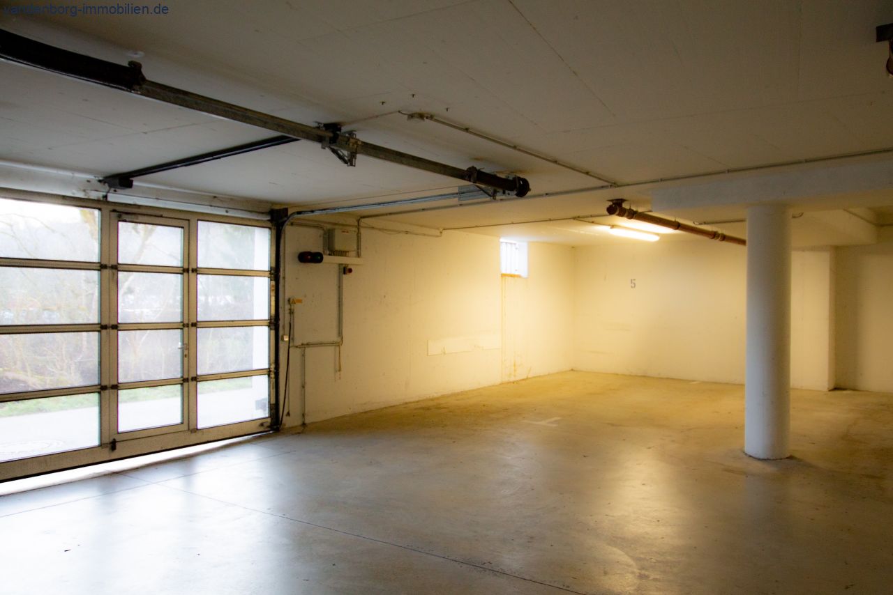Garage mit 2 Stellplätzen Garage mit 2 Stellplätzen