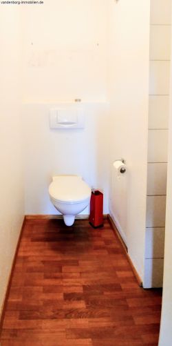 WC WC