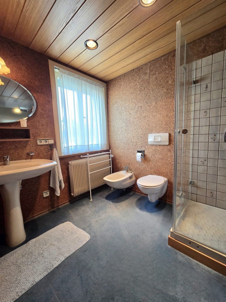 Bad im Obergeschoss Doppelhaush�lfte Schelklingen