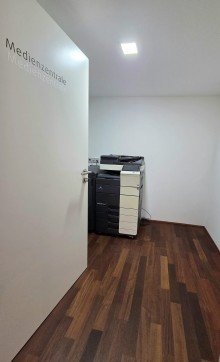 Medienzentrale Moderne vollm�blierte B�rofl�che (187 m�) mit Balkonen, Konferenzraum & Parkpl�tzen - N�he Ulm