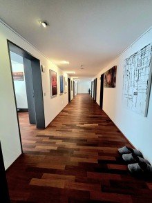 Repr�sentatives B�ro Moderne vollm�blierte B�rofl�che (187 m�) mit Balkonen, Konferenzraum & Parkpl�tzen - N�he Ulm