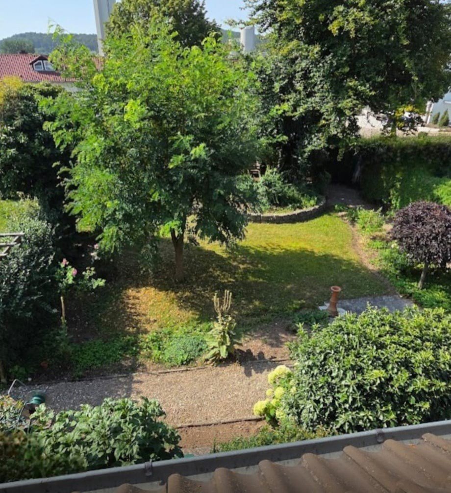 Blick in den Garten Doppelhaush�lfte Schelklingen