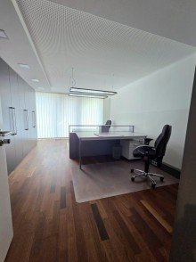 Arbeitszimmer Moderne vollm�blierte B�rofl�che (187 m�) mit Balkonen, Konferenzraum & Parkpl�tzen - N�he Ulm