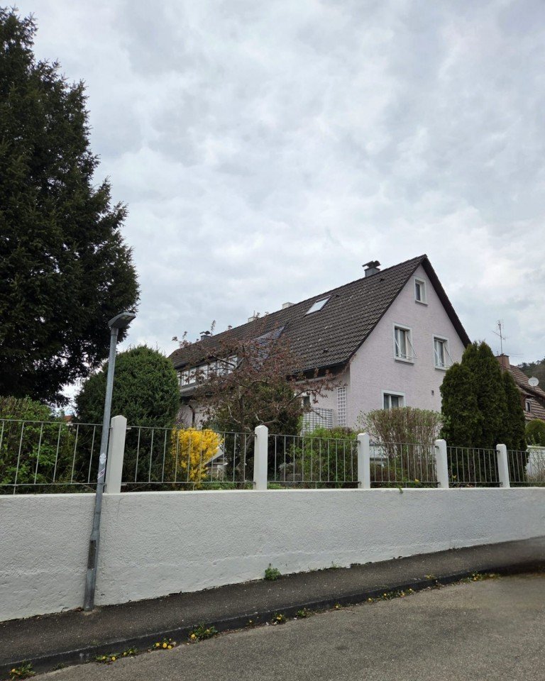 Aussenansicht Schelklingen Doppelhaush�lfte Doppelhaush�lfte mit viel Platz und Potential