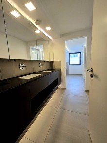 Herren WC Moderne vollm�blierte B�rofl�che (187 m�) mit Balkonen, Konferenzraum & Parkpl�tzen - N�he Ulm